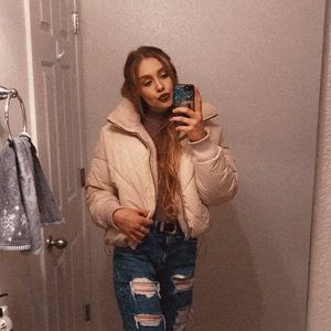 Meet your Posher, Kelli